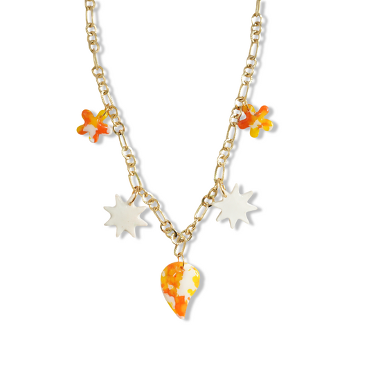 Collar Multicharms Blanco Anaranjado