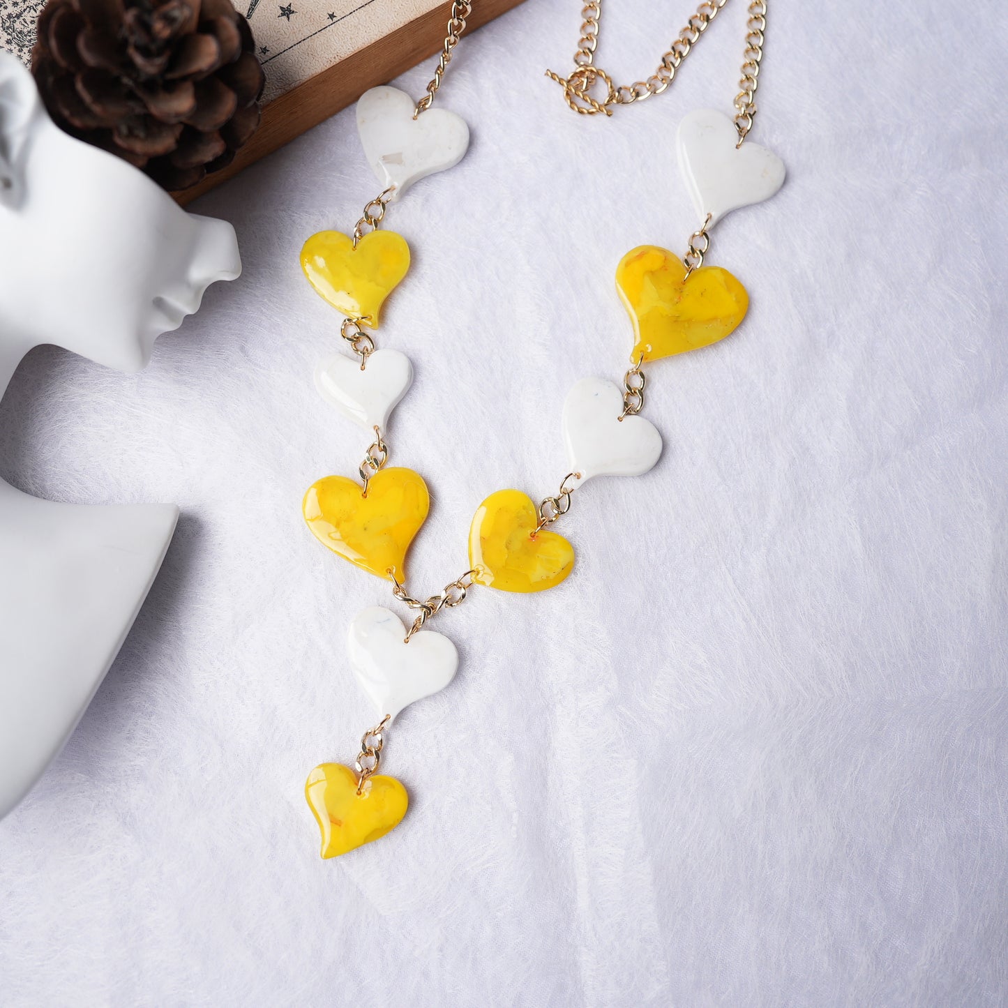 Collar Vastedad Amarillo Blanco