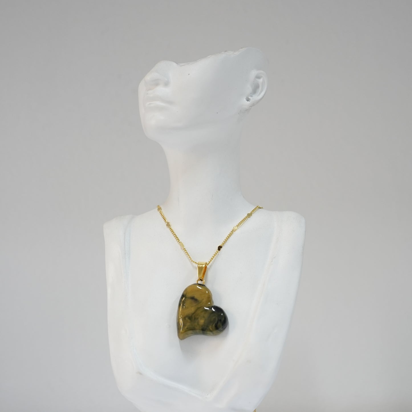 Collar Corazón Ocre