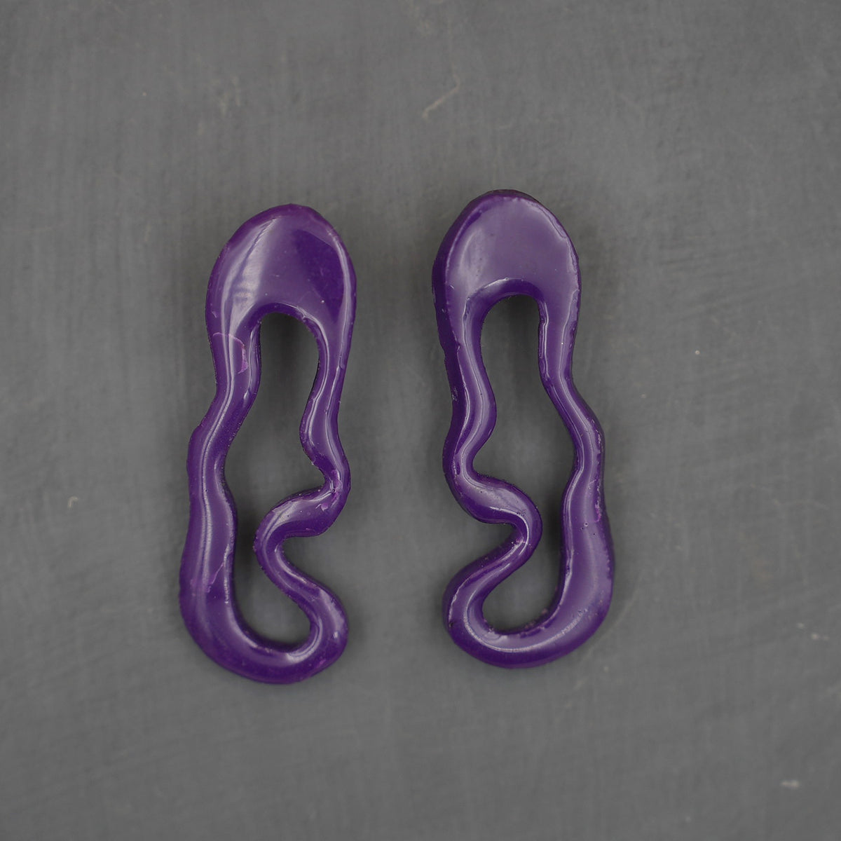 Maxi Aretes Raíz Morado