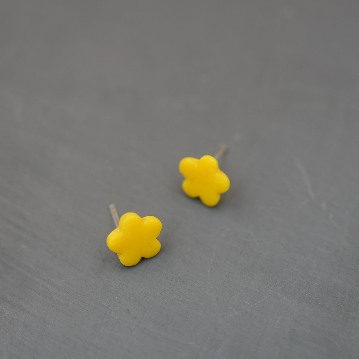 Aretes Flor Amarilla
