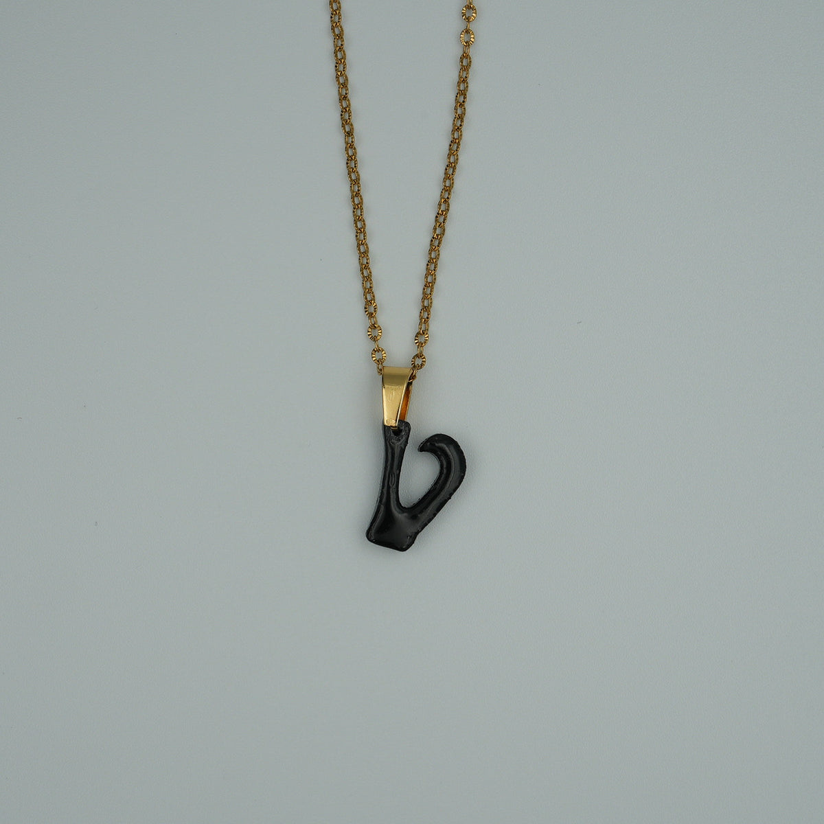 Collar Inicial (V)