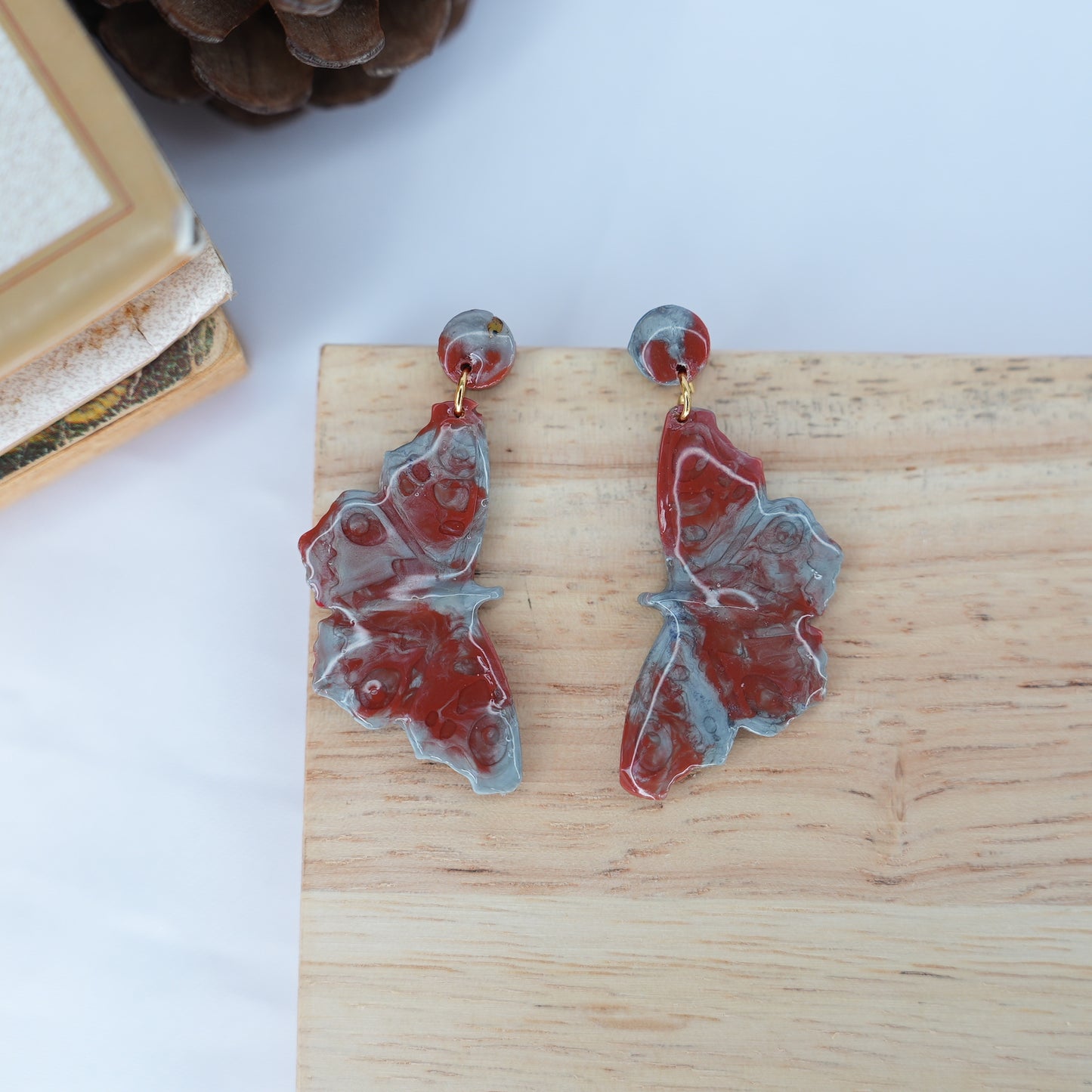 Maxi Aretes Polilla Emperador