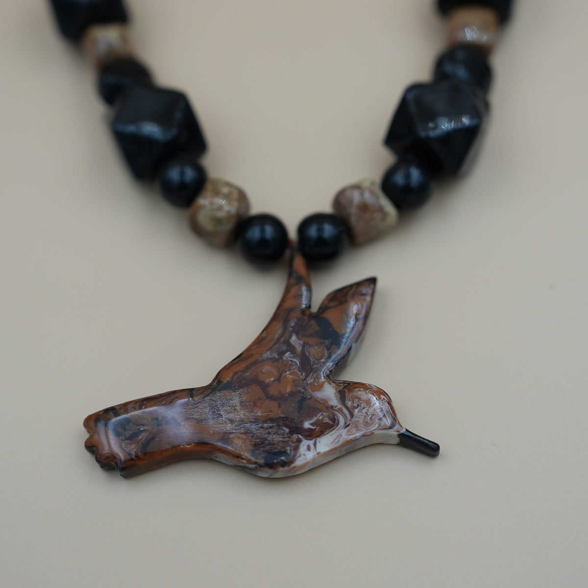 Collar Colibrí Inca Bronceado