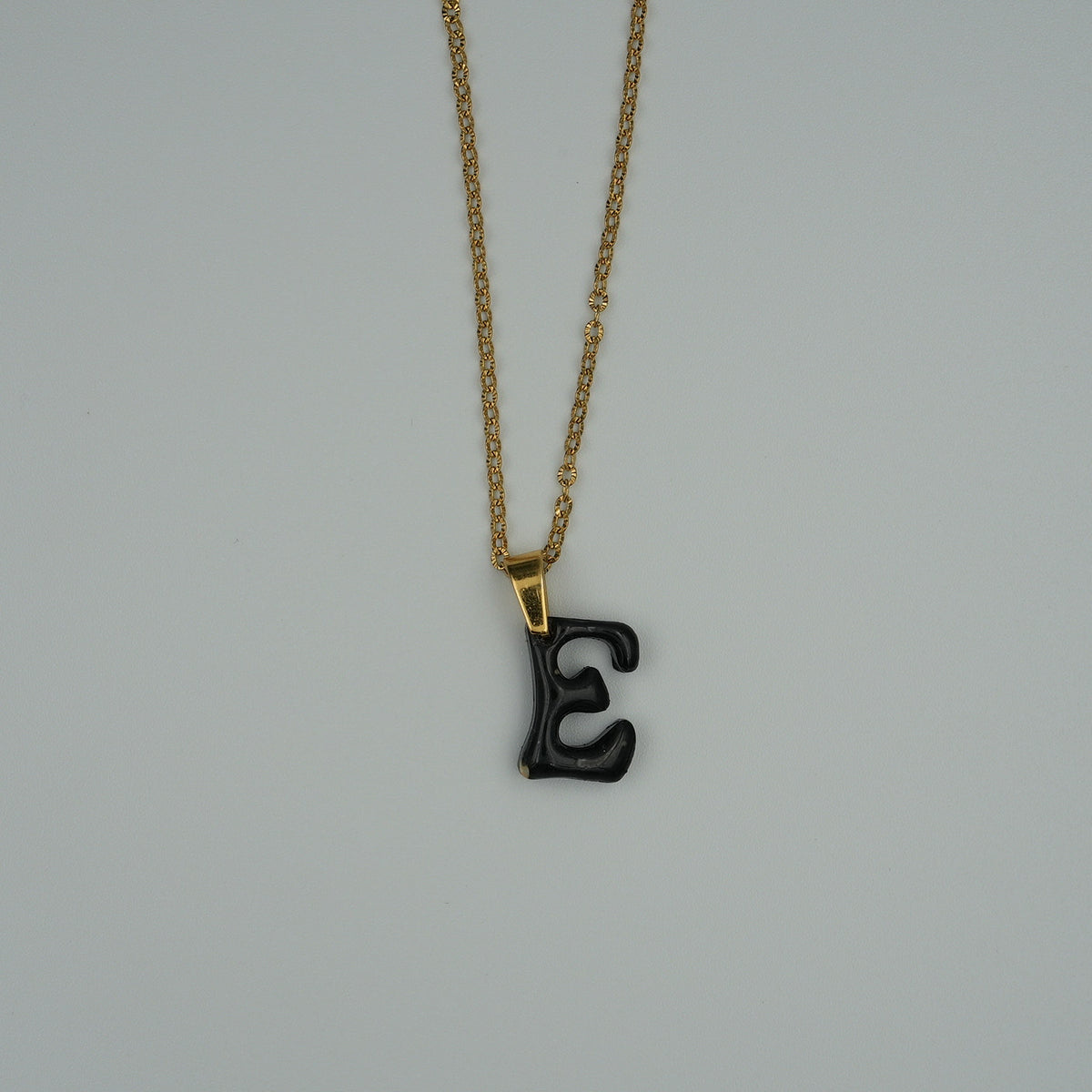 Collar Inicial (E)