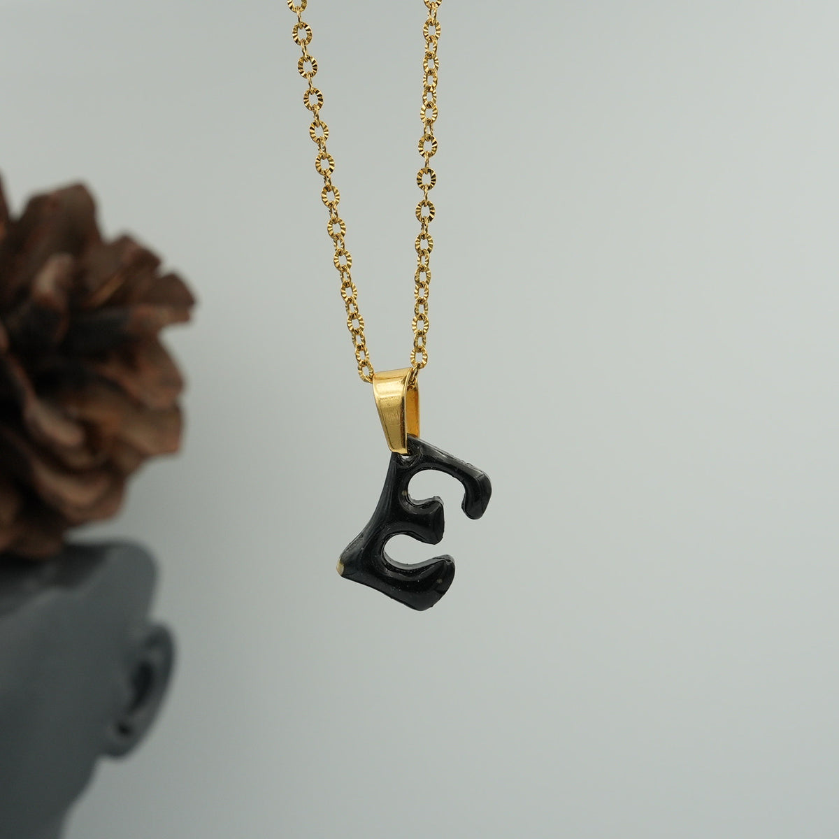 Collar Inicial (E)
