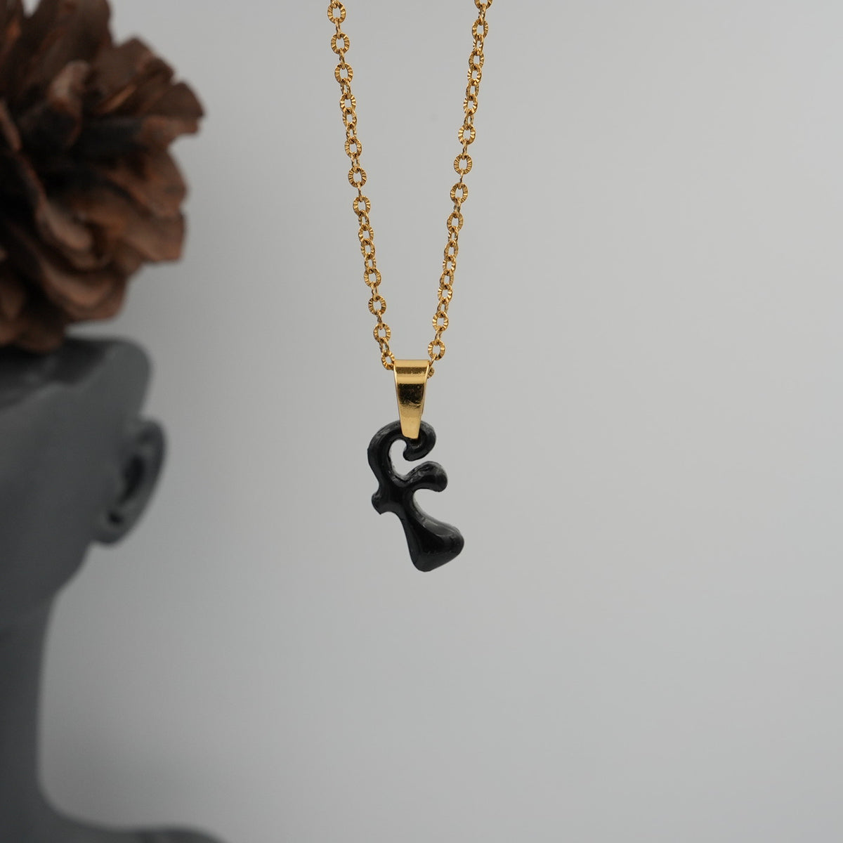 Collar Inicial (F)