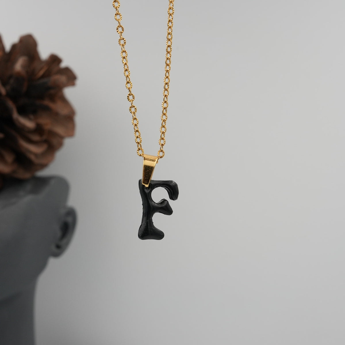 Collar Inicial (F)
