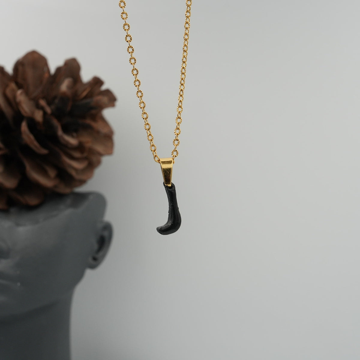 Collar Inicial (J)