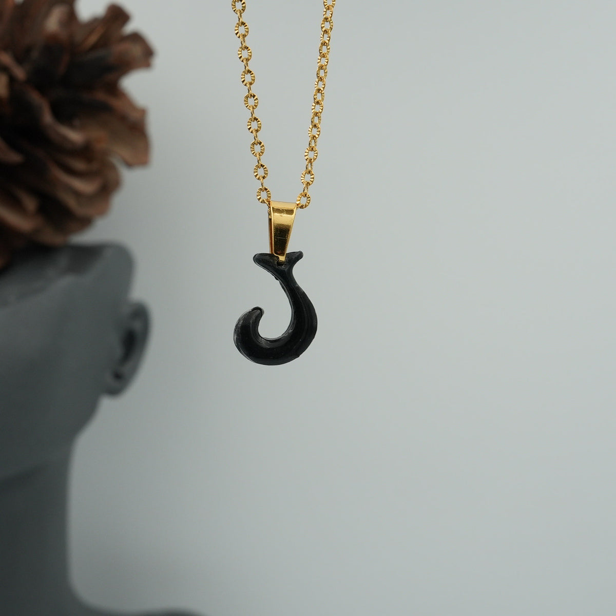 Collar Inicial (J)