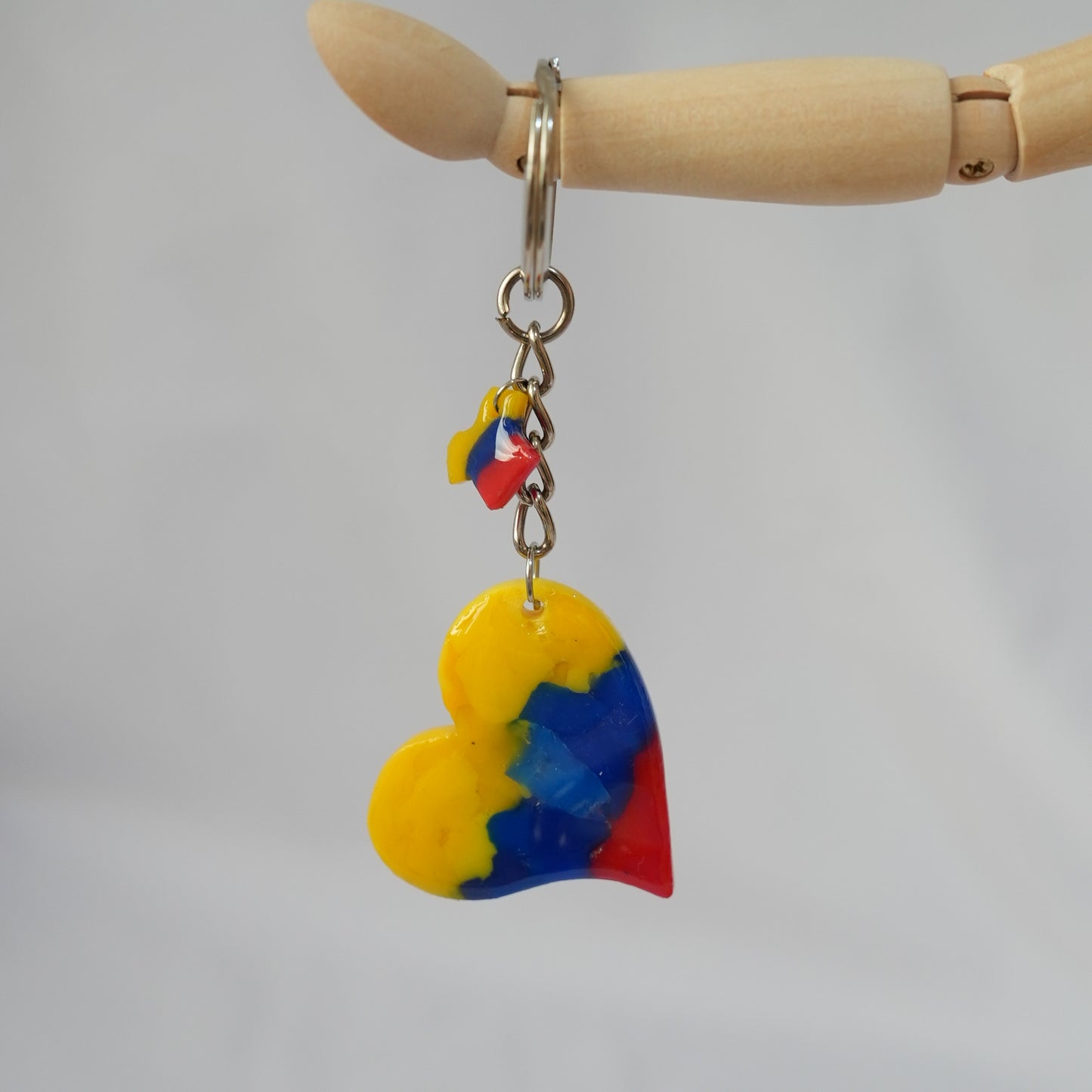 Llavero colgante Corazón Colombia Tricolor