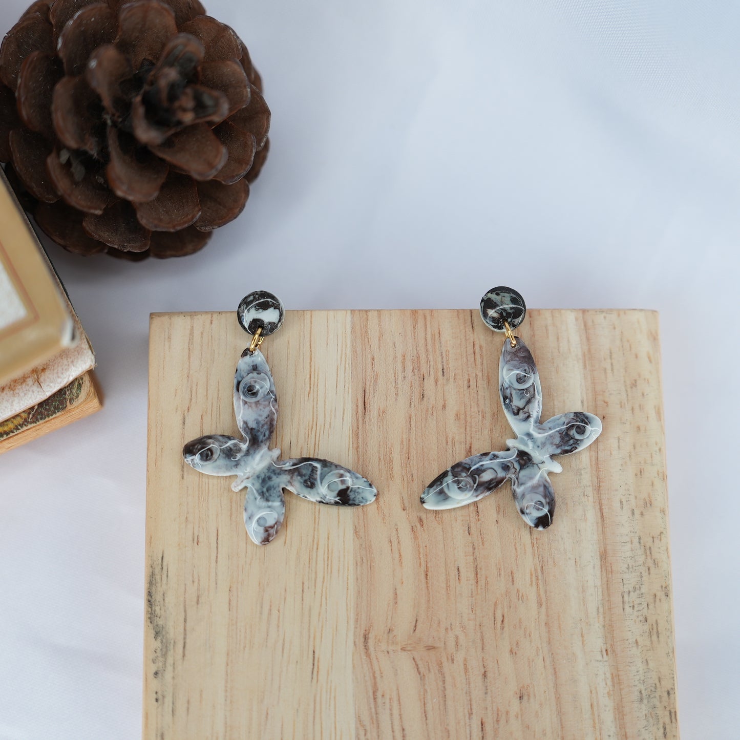 Earrings Leaf base Circular