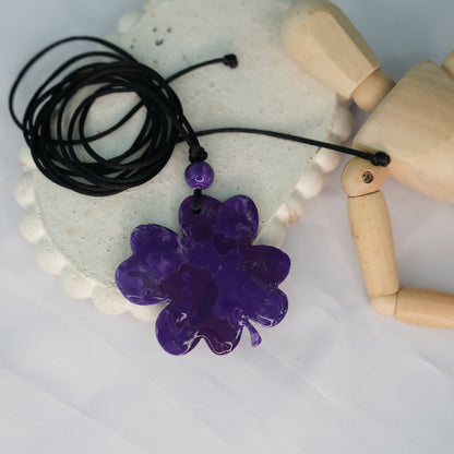 Collar Hilo Multiuso Maxi Hoja Trébol Morado